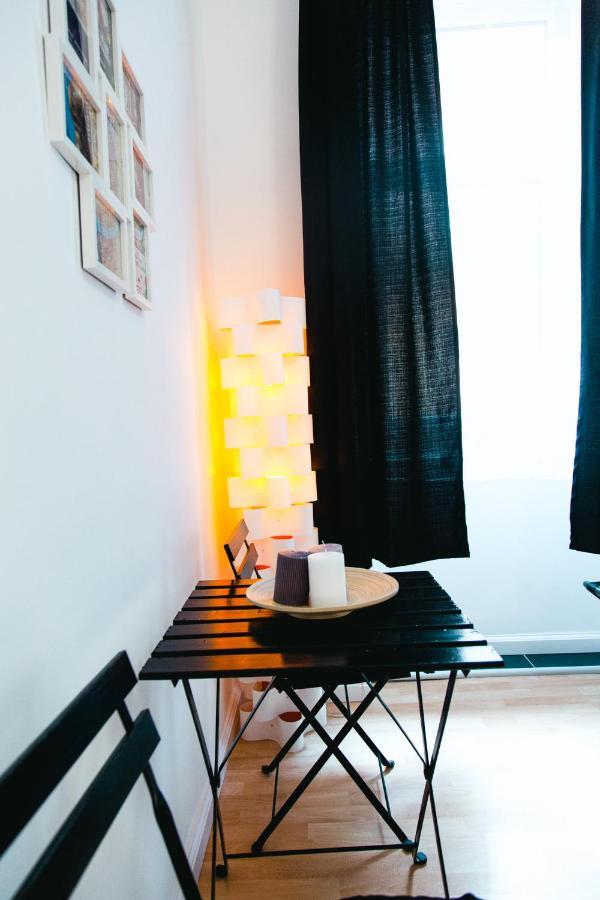 Black & White Apartment With A Gift Soft Panda Budapest Exterior foto