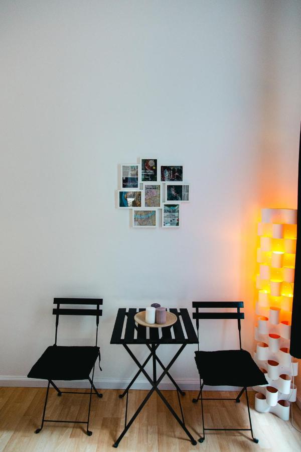 Black & White Apartment With A Gift Soft Panda Budapest Exterior foto