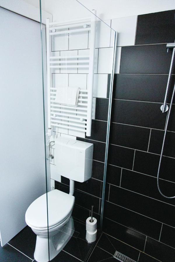 Black & White Apartment With A Gift Soft Panda Budapest Exterior foto